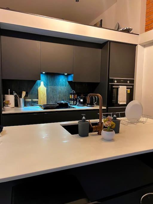 Cityzenretreat - Mezzanine Apartment Sleeps 4 Sheffield City Centre Экстерьер фото